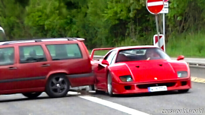 Un Ferrari 40 Chocó Contra Un Volvo Y De Alguna Manera El Ladrillo Salió Peor | Carscoops